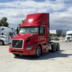 2021 VOLVO VNR64T300